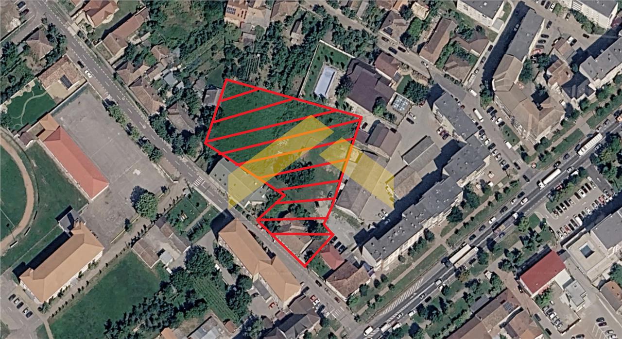 Teren intravilan 4.419 mp de vanzare centrul Chisineu Cris