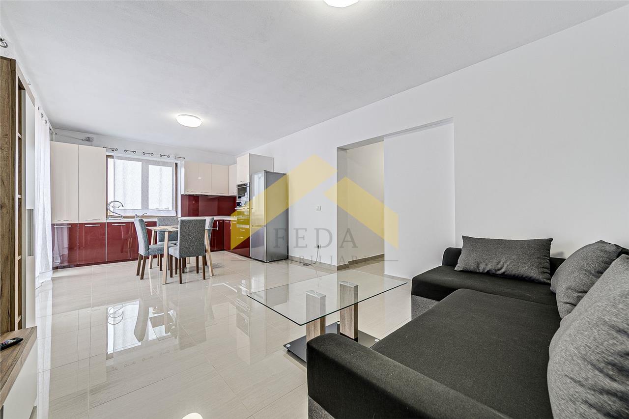 Apartament cu 3 camere tip Penthouse de inchiriat
zona Bujac