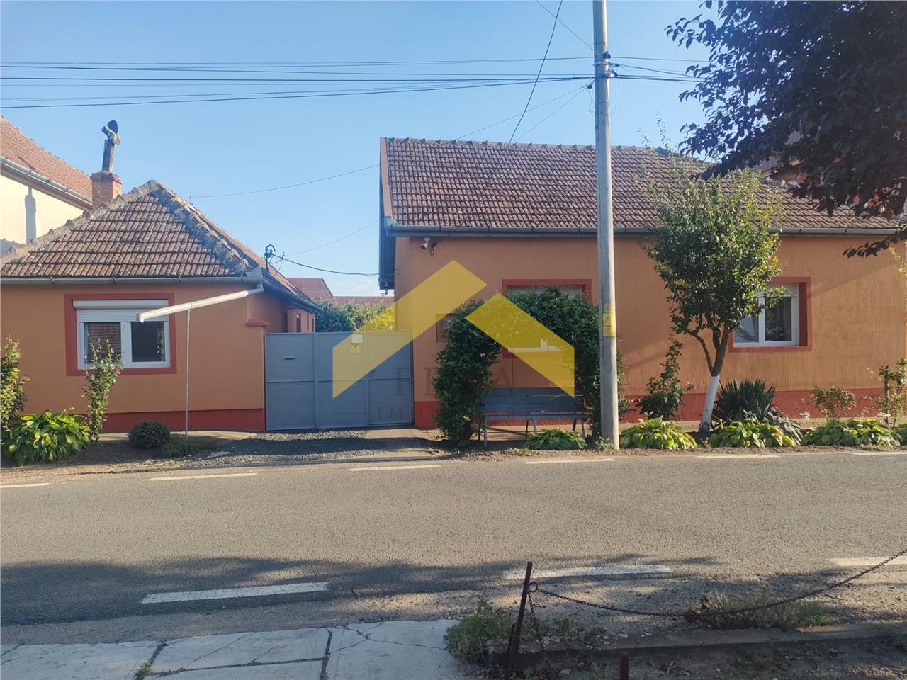 Casa de vanzare centrul orasului Curtici