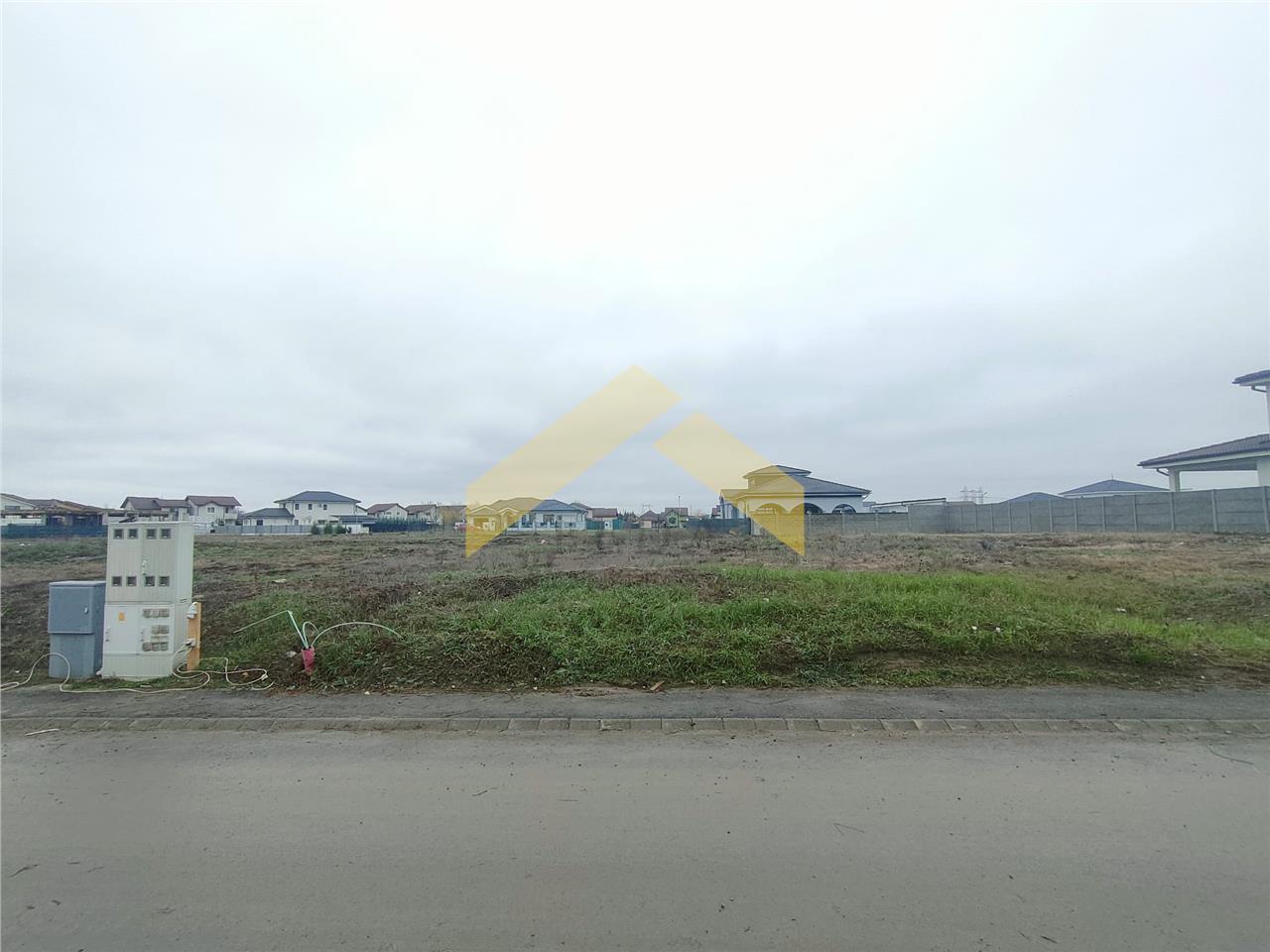 Teren intravilan de vanzare cartier Via Carmina