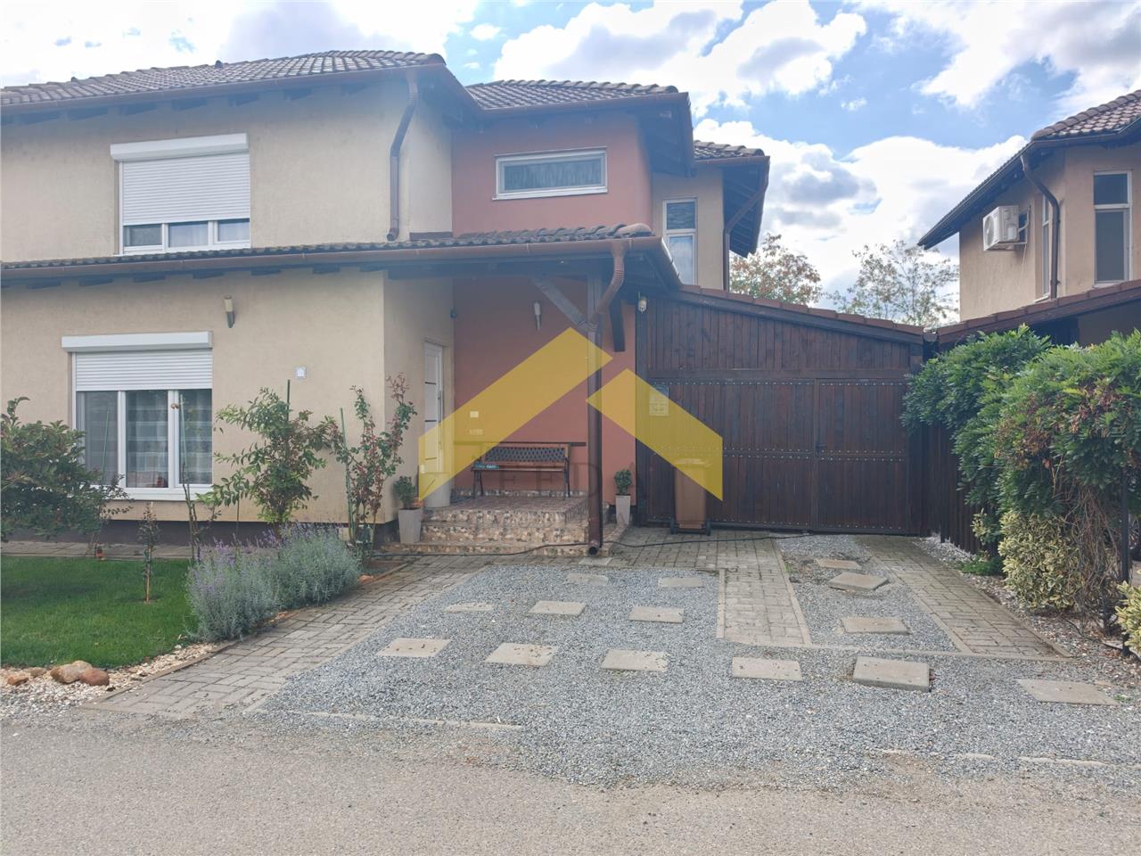 CASA DE VANZARE-VIA CARMINA
LA CHEIE-COMISION 0%