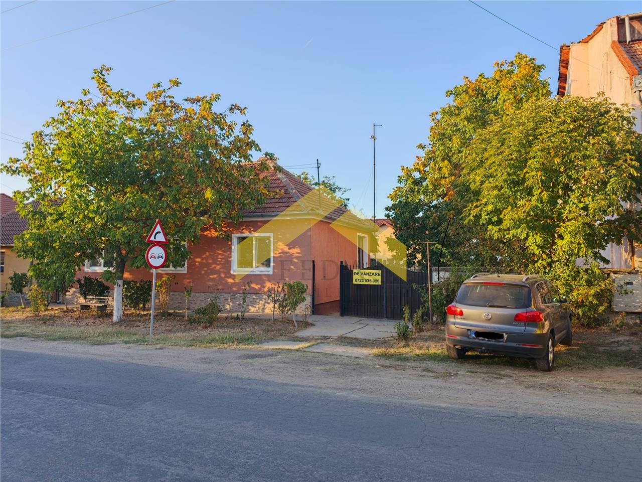 Casa la sol de vanzare in localitatea Livada , Arad