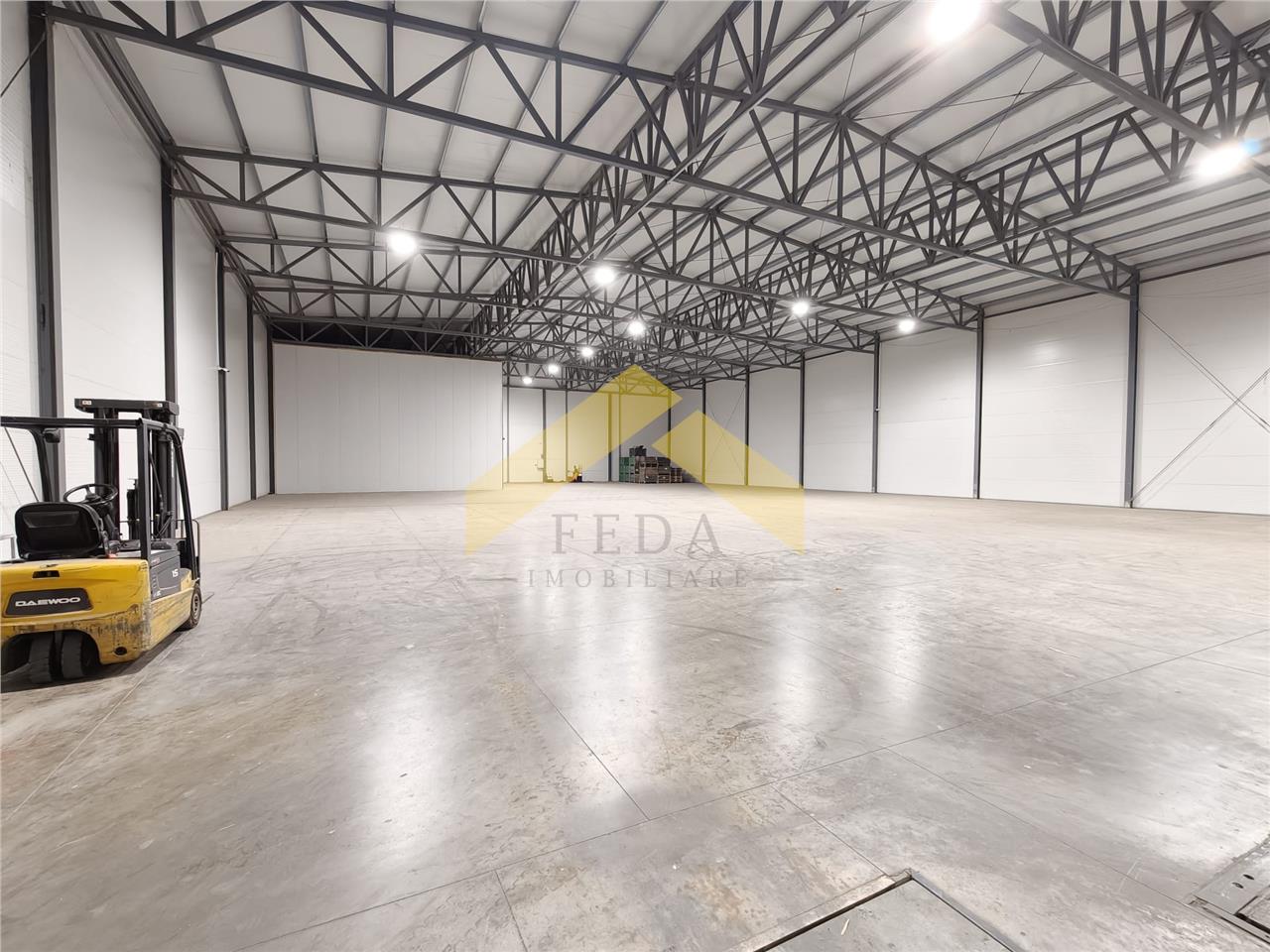 Doua hale plus teren 5,124 mp de vanzare strada Poetului zona Gai